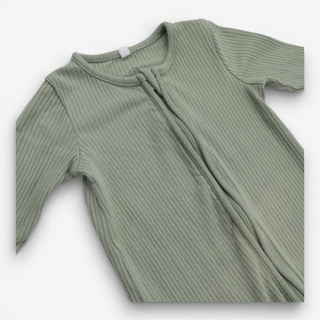 Sleepsuit grass green ribbed zipped