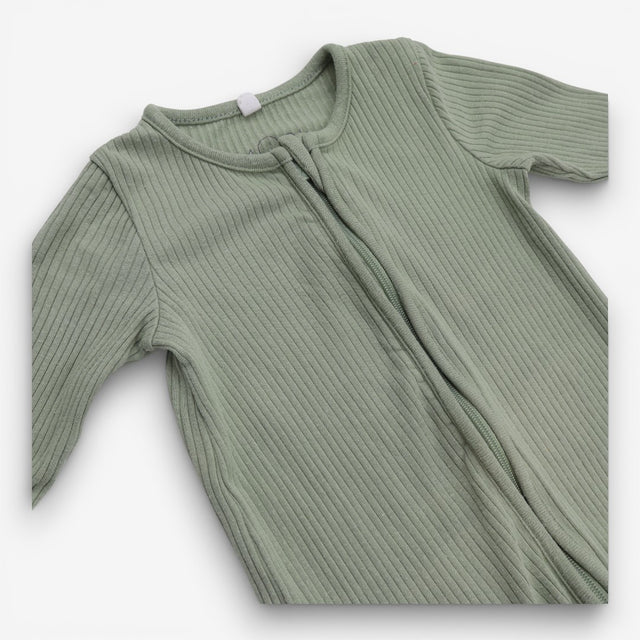 Sleepsuit grass green ribbed zipped