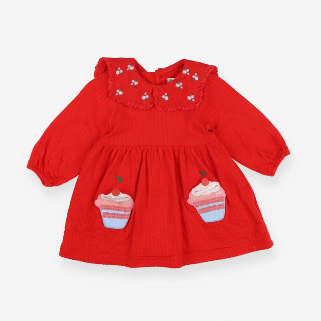 Dress red collared cupcakes