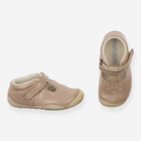 B Shoes patent T bar taupe 