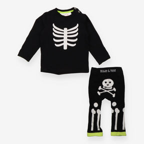 Skeleton knit leggings with t-shirt