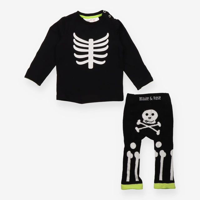 Skeleton knit leggings with t-shirt