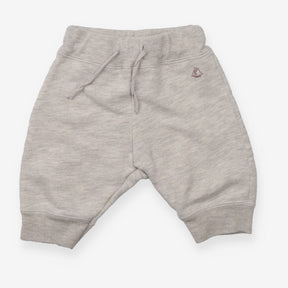 Grey joggers with burgundy boat