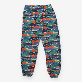 Joggers mountains