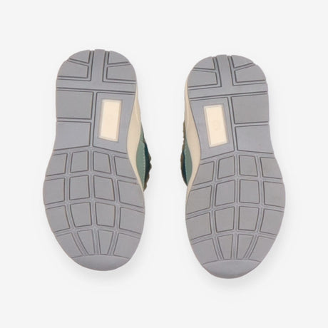 Boots green fur lined velcro