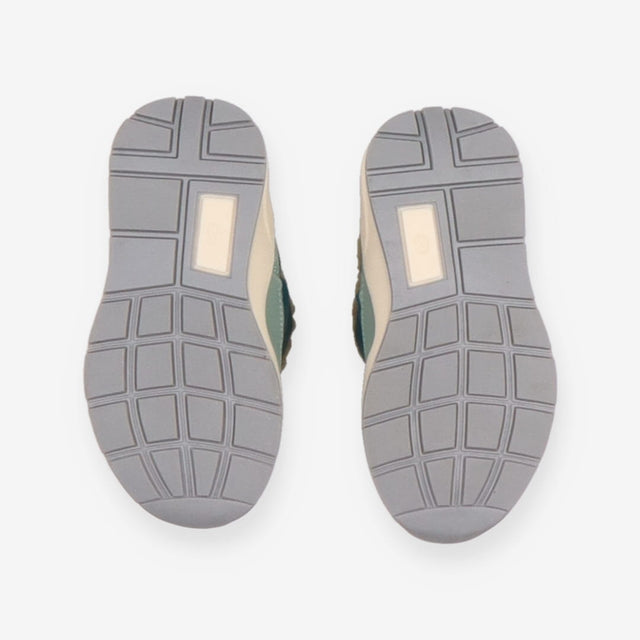 Boots green fur lined velcro