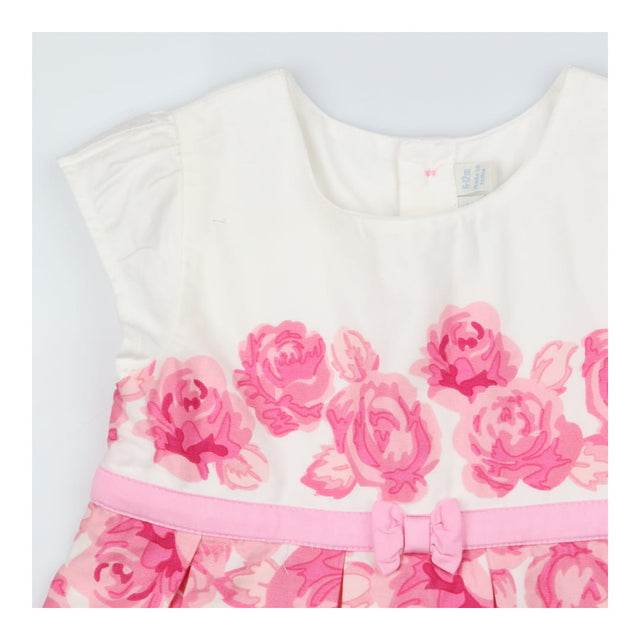 White Dress Pink Roses